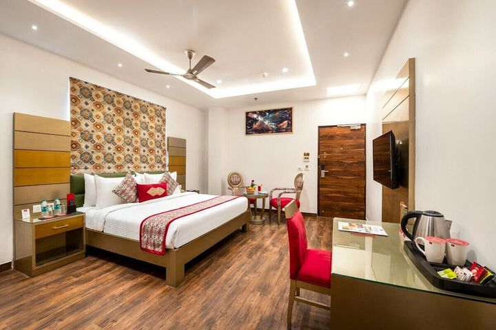 Room 15 of 36