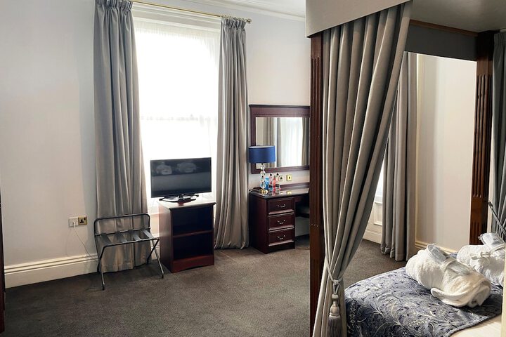 Room 41 of 113