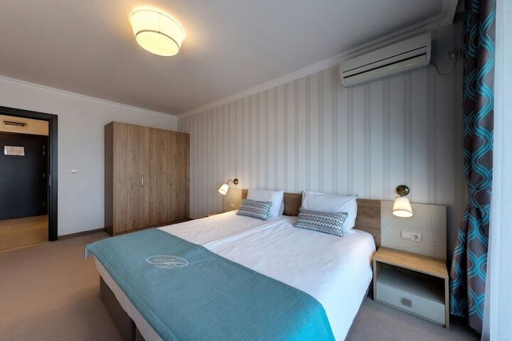 Room 31 of 102
