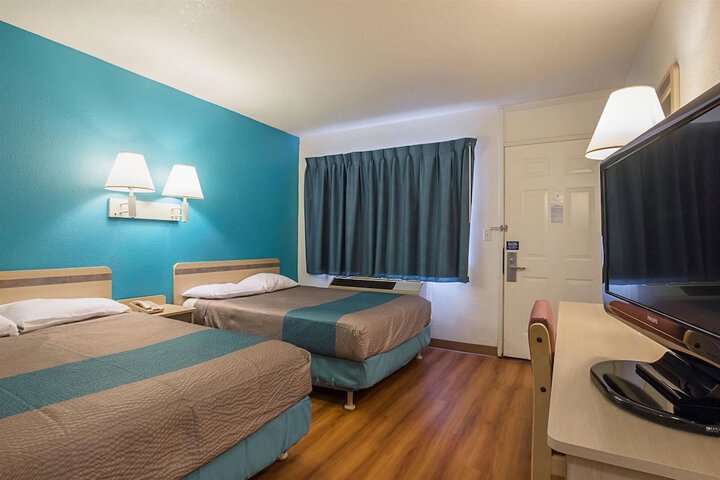 Room 22 of 39