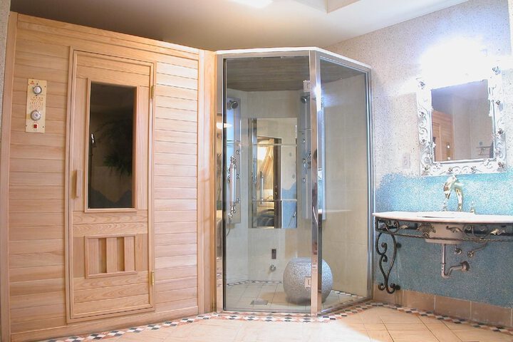 Room 10 of 51