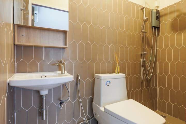 Room 15 of 38