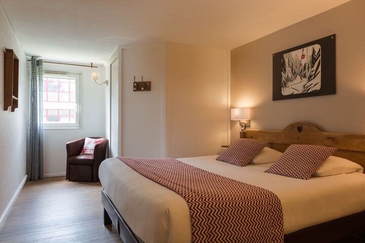 Room 4 of 49