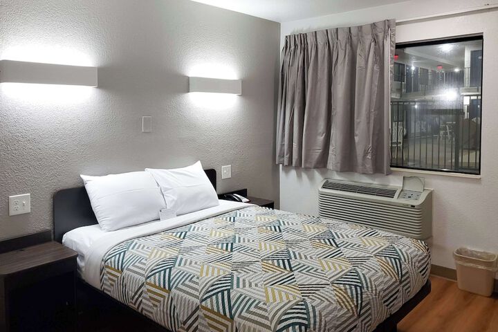 Room 3 of 18