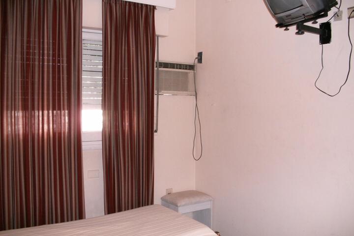 Room 10 of 13