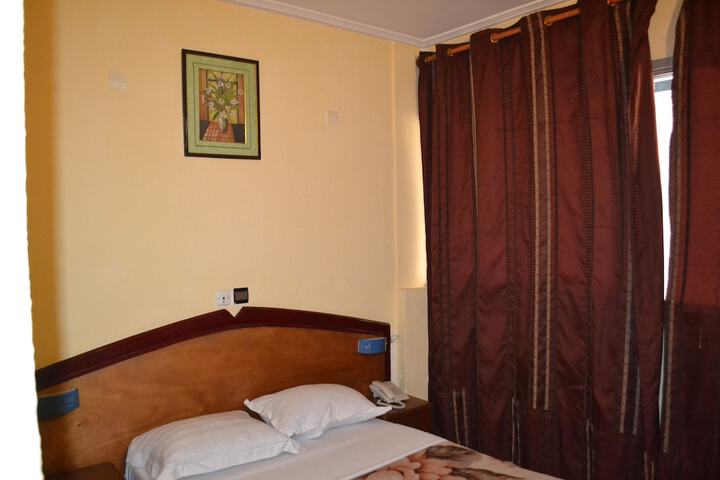 Room 15 of 31