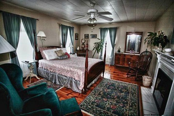 Room 46 of 143