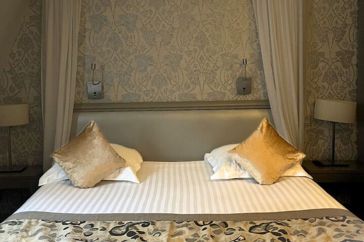 Room 18 of 73