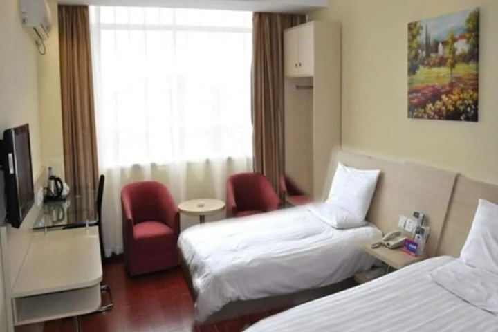 Room 3 of 17