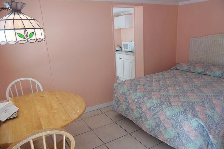 BONEFISH RESORT MOTEL