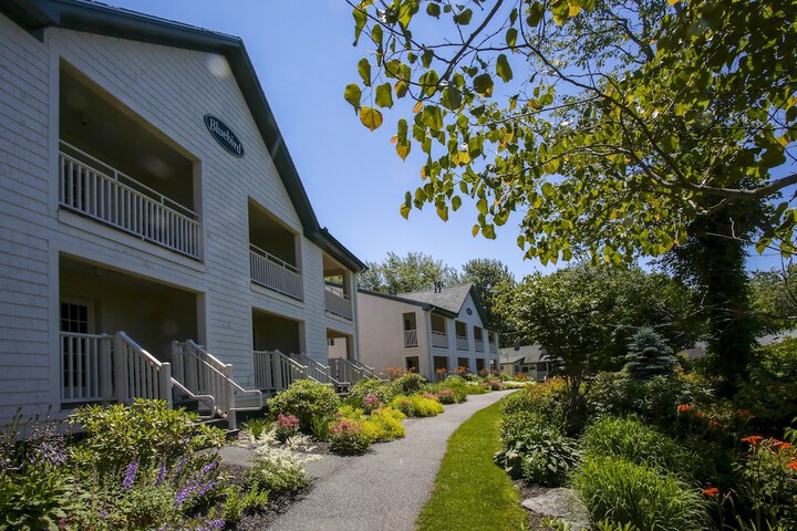 Hotel Exterior 63 of 79
