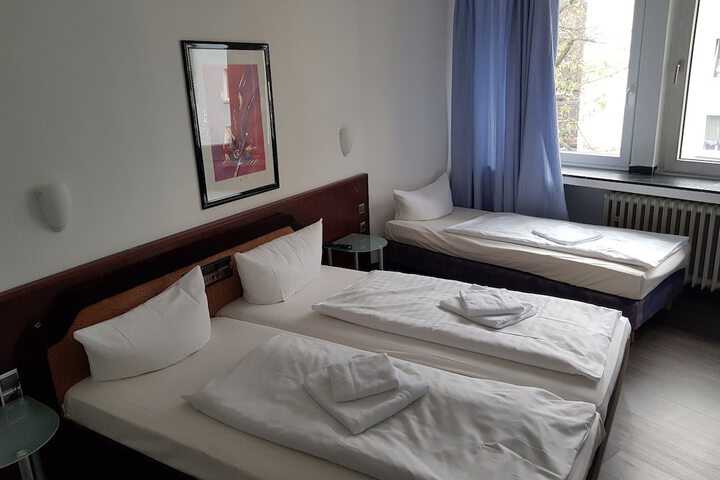 Room 28 of 94