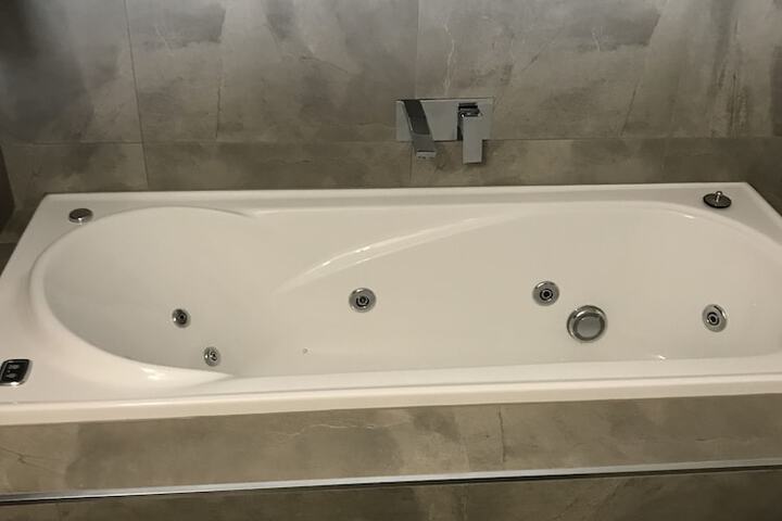 Hot Tub 44 of 59