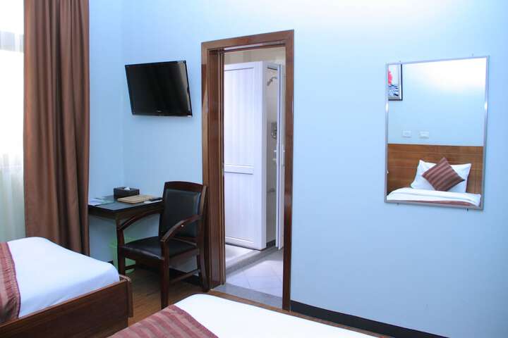 Room 10 of 96