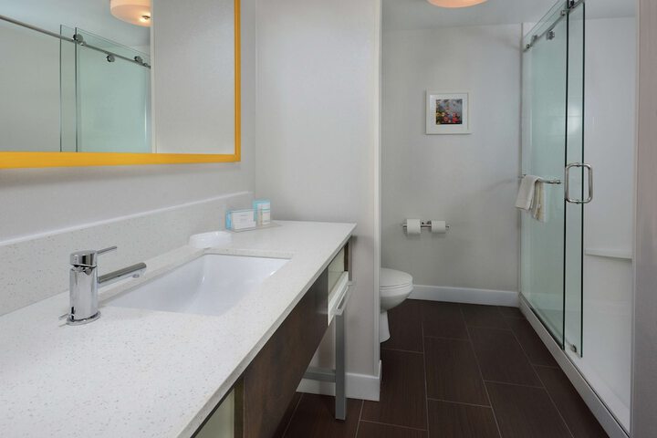 1 King Mobility Accessible with Tub (16 of 23)