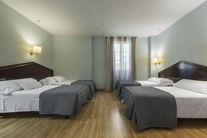 Room 30 of 53