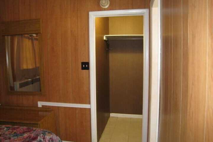 Room 18 of 43