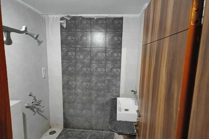 Room 11 of 14