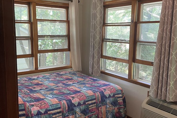 Room 8 of 75