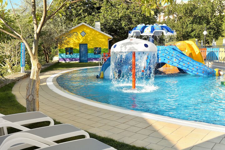Pool Hotel