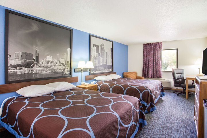 2 Queen Beds (4 of 4)