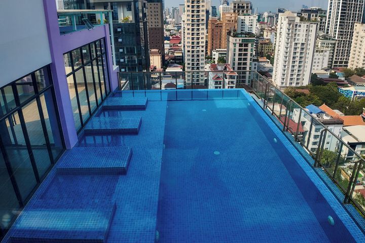 Pool 21 of 40