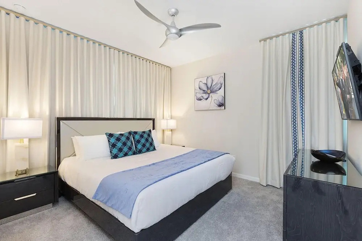 Room 2 of 23
