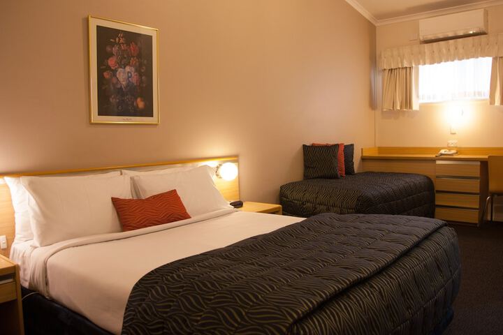 Room 6 of 44