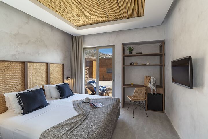 Room 2 of 90