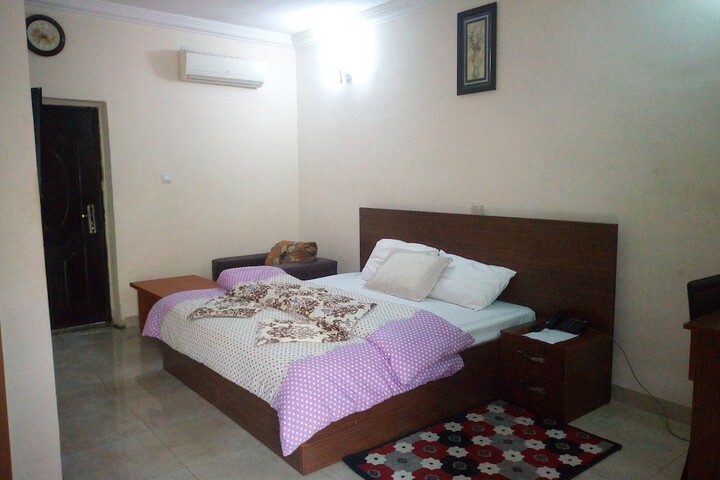 Room 14 of 16