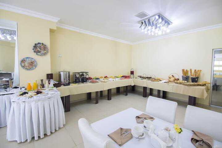 Breakfast/Coffee Service 79 of 107