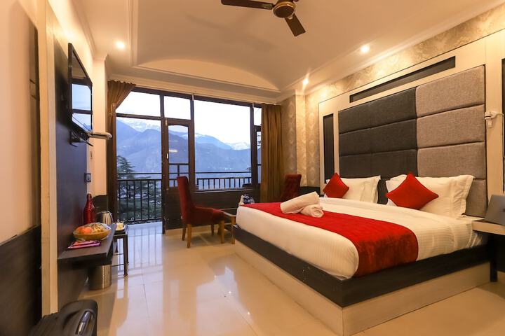 Room 3 of 65