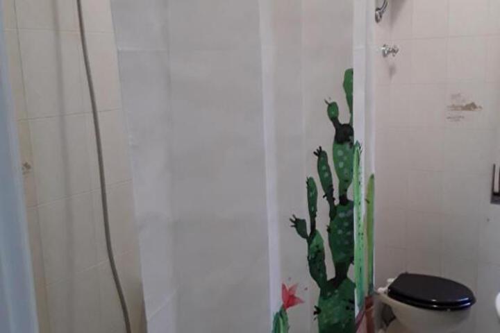 Room 8 of 11