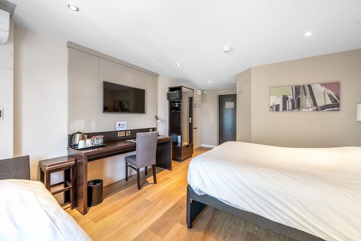 Room 18 of 49