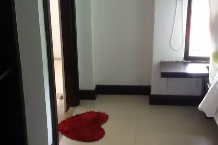 Room 6 of 32