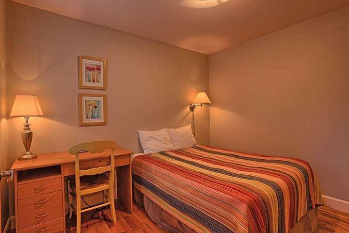 Room 25 of 184