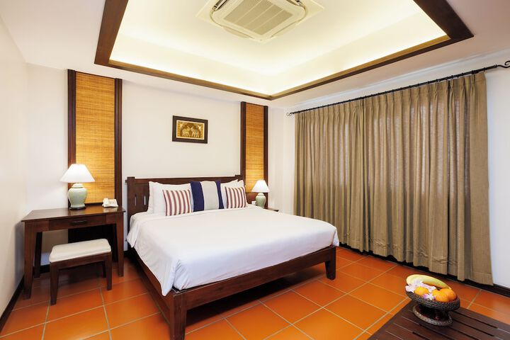 Room 18 of 140