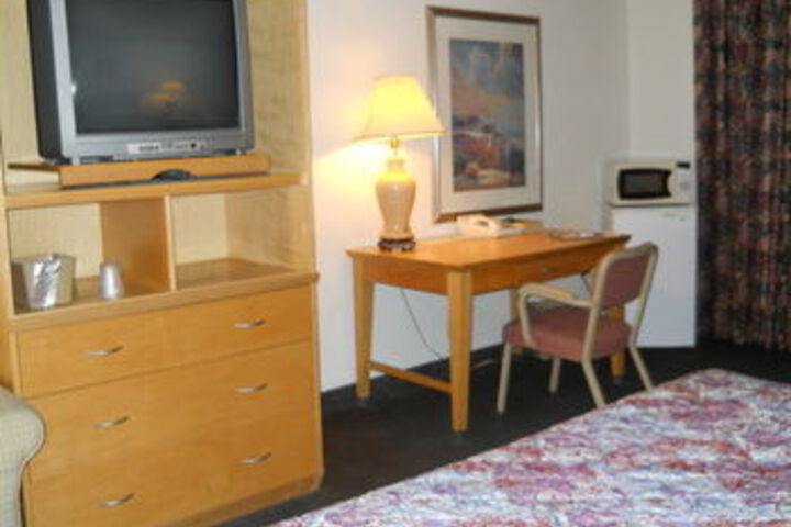 Room 6 of 24