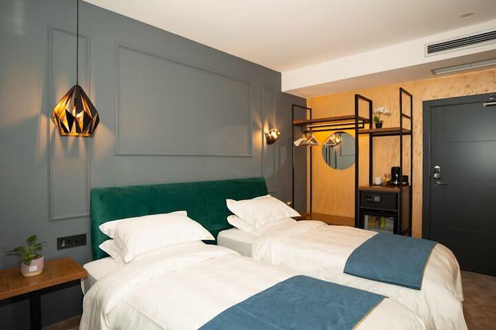 Room 18 of 47
