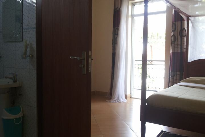 Room 18 of 73