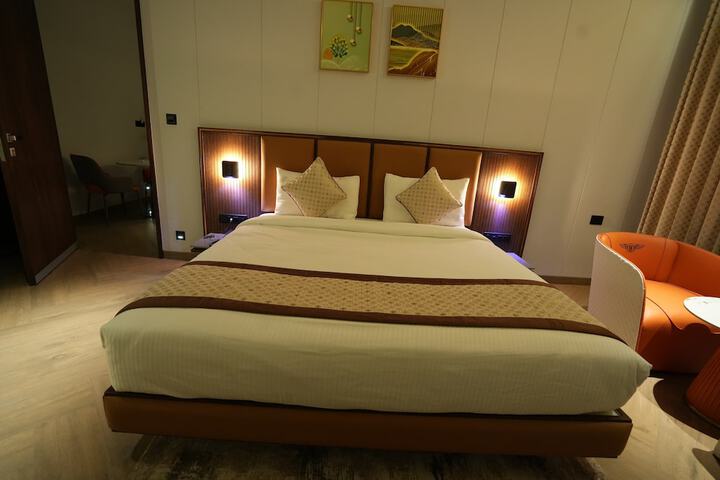 Room 5 of 31