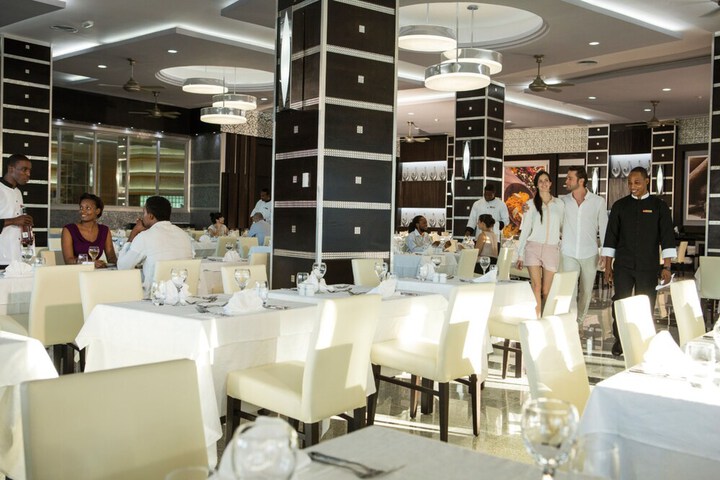 Dining 56 of 99