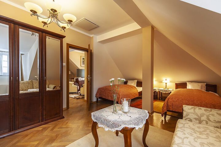 Room 6 of 54
