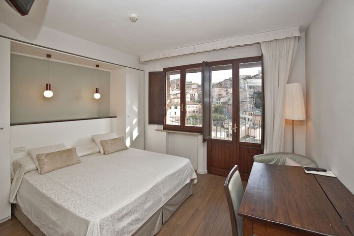 Room 9 of 38