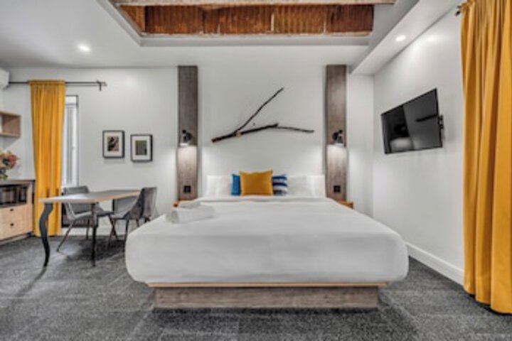 Room 106 of 147