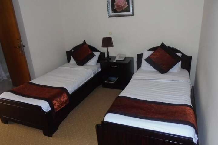 Room 7 of 24