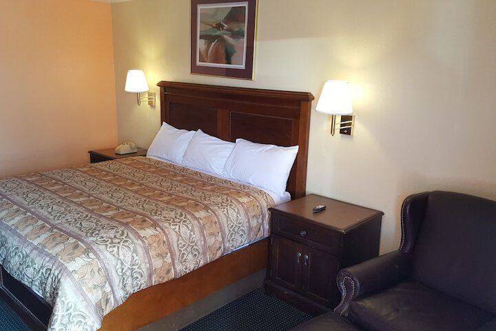 Standard | King Bed (1 of 12)