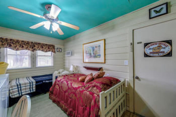 Room 29 of 61
