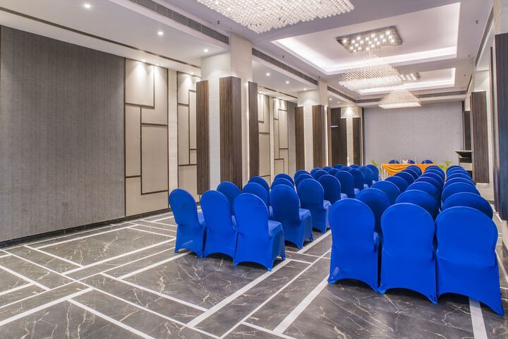 Ballroom/Hall 44 of 55