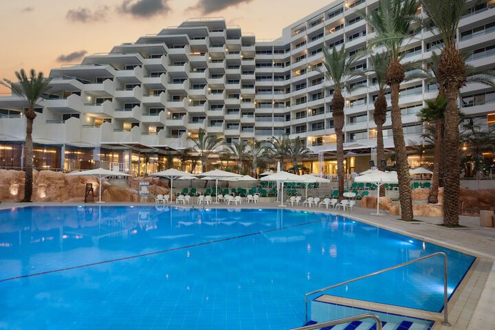 Exterior of Vert Eilat by AFI Hotels